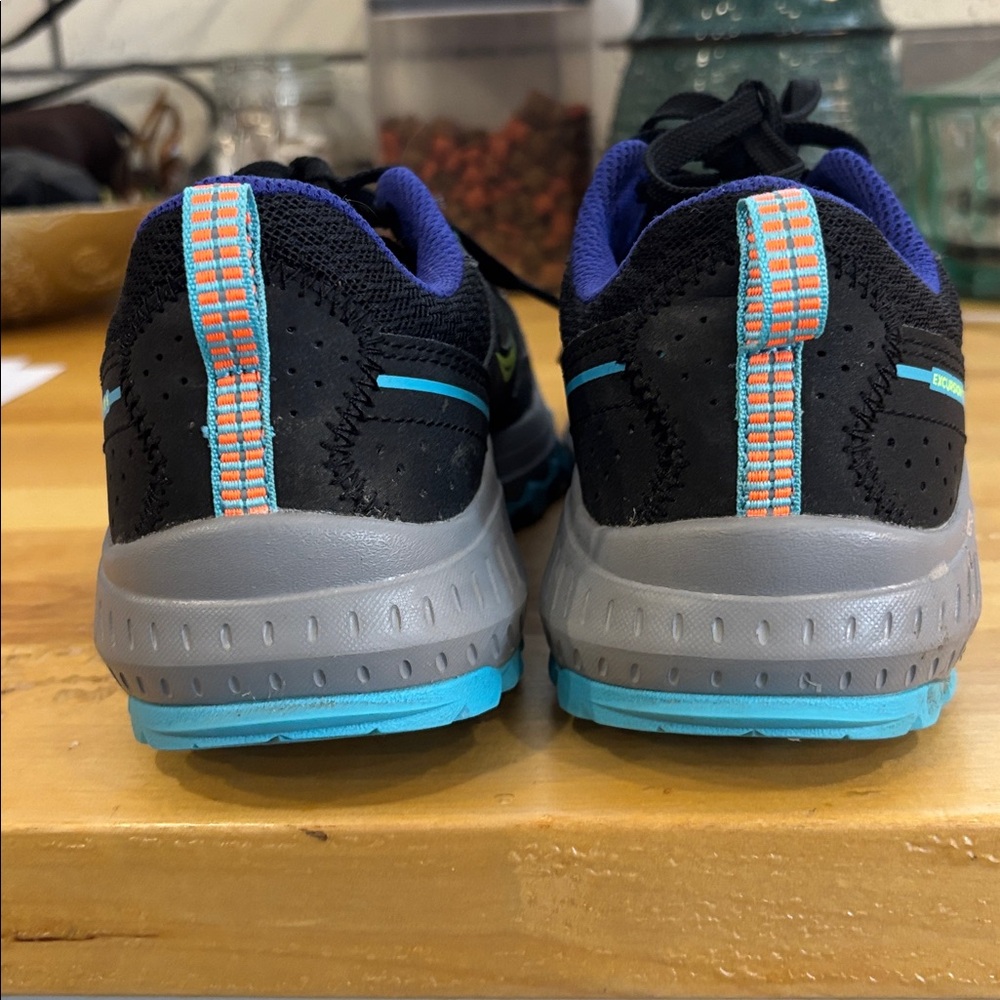 Trail shoes - image 4